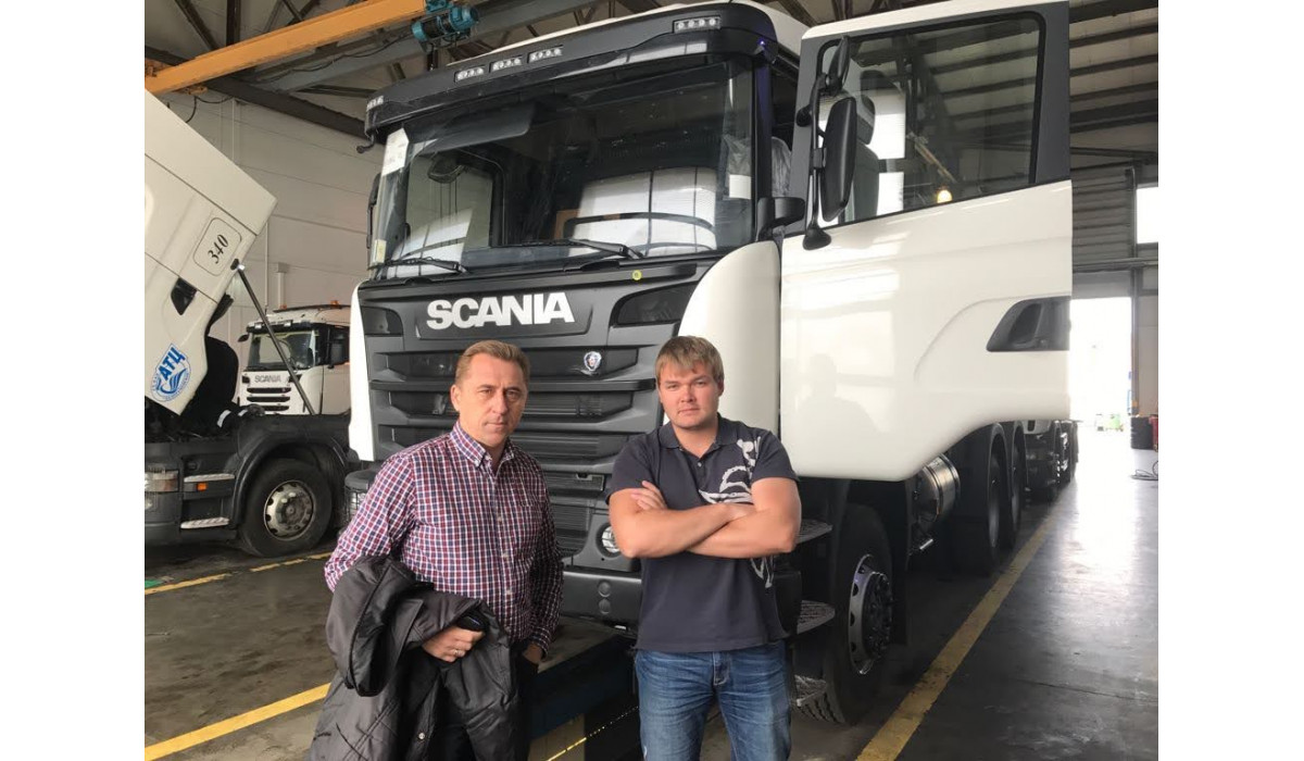 Получение нового автомобиля Scania G-480 у дилера